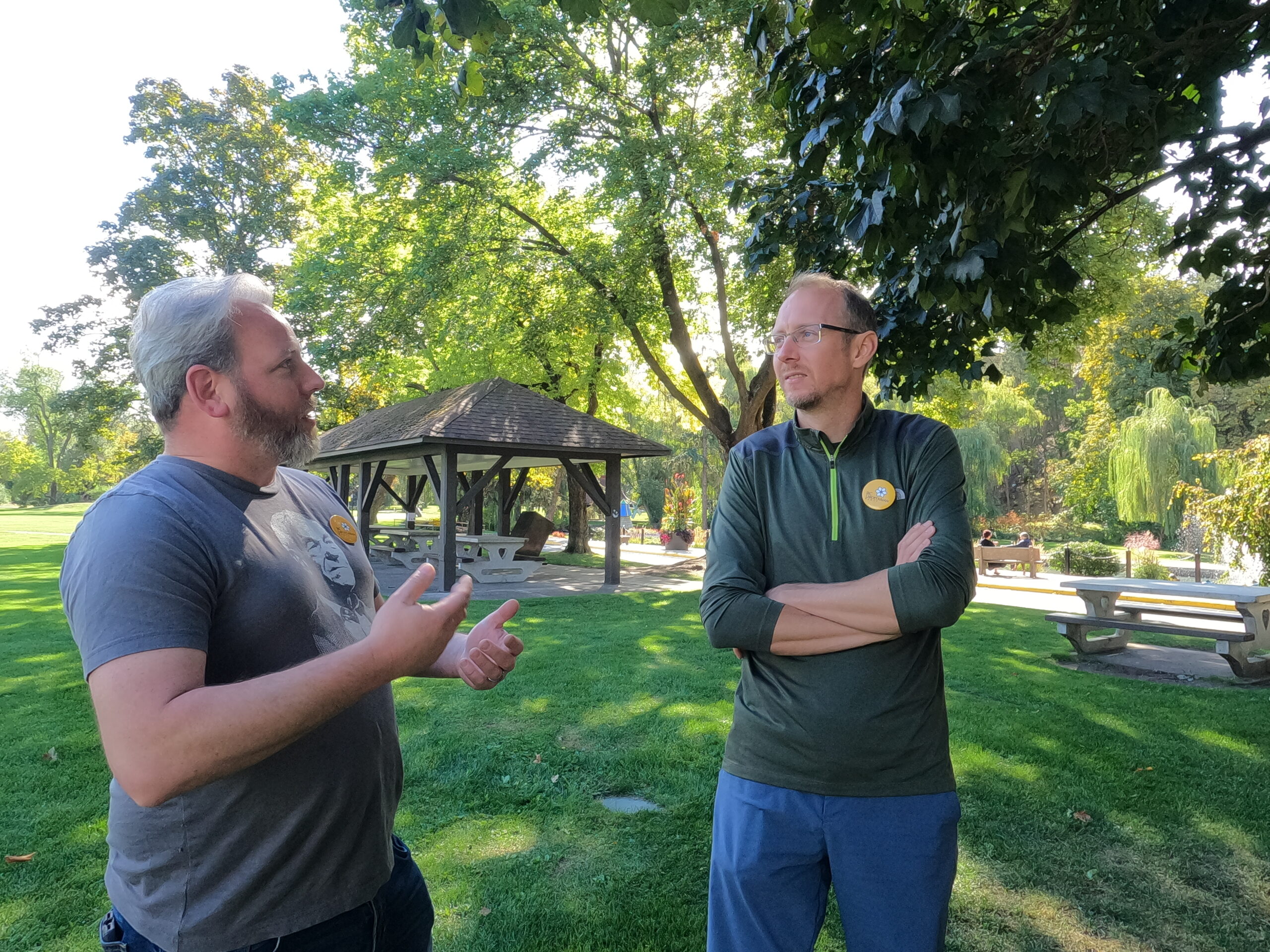 Alex Joehl speaking with Robert Johnson, the Libertarian candidate for Vernon.